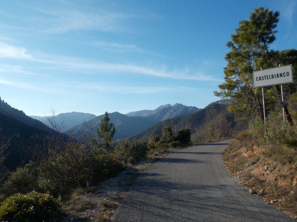 Arve Castelbianco - B&B E Appartamento Colletta Екстер'єр фото